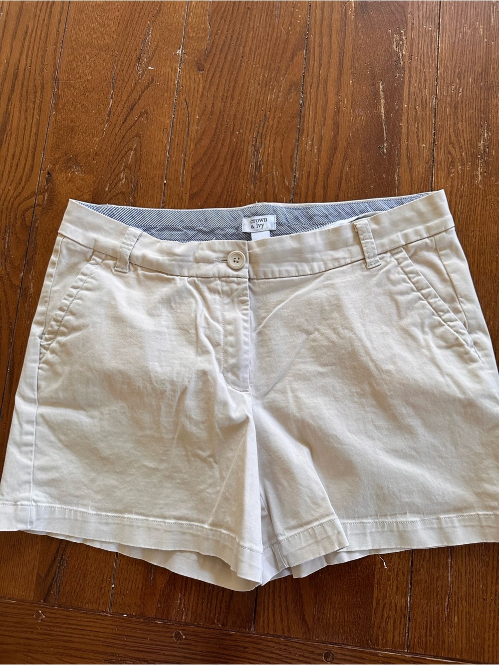 Crown & Ivy White Women's Casual Cotton Shorts